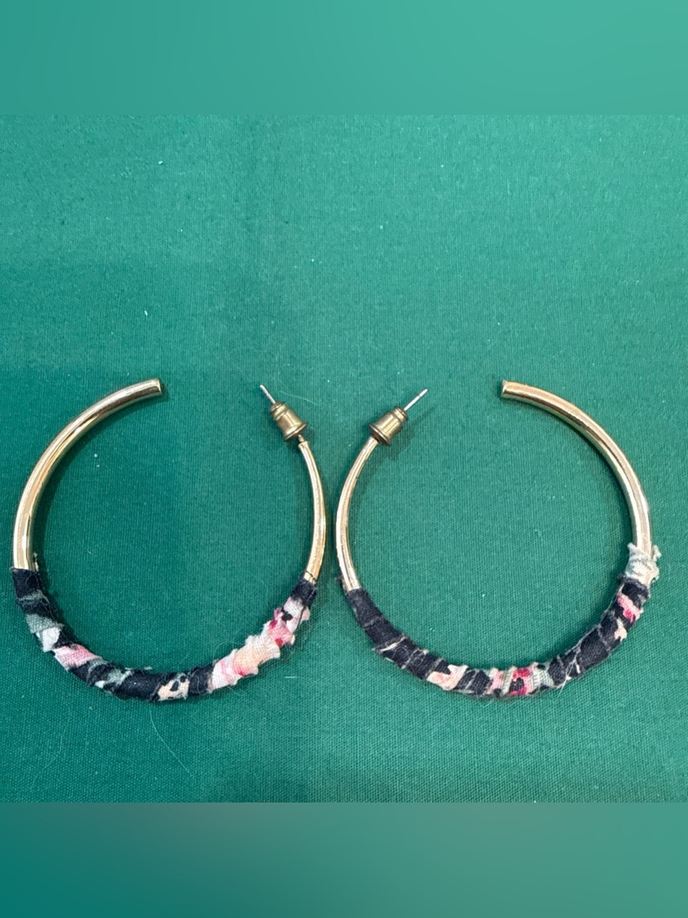 Gold Hoop Earrings with Black & Pink Fabric Wrap. 62F